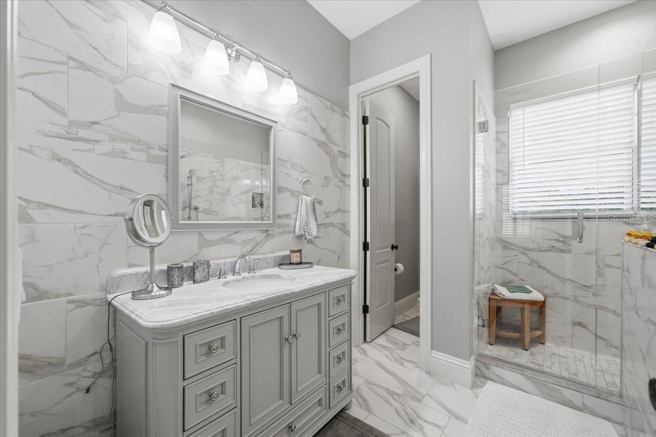 Listing photo id 67 for 18258 Wayne Road