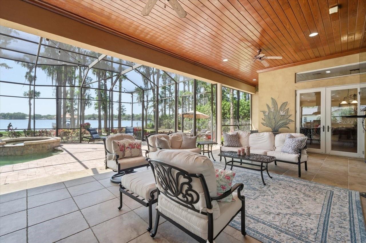 Listing photo id 69 for 18258 Wayne Road