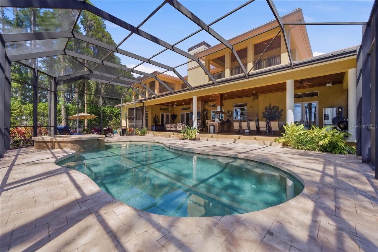 Listing photo id 78 for 18258 Wayne Road