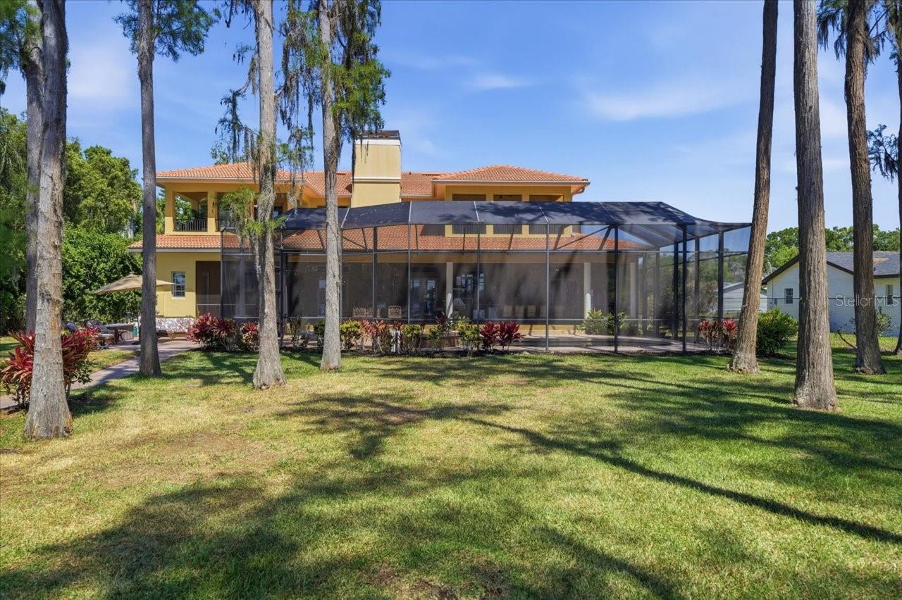 Listing photo id 80 for 18258 Wayne Road