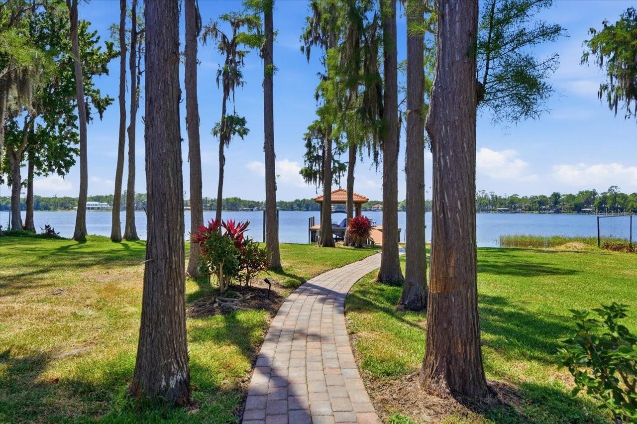 Listing photo id 85 for 18258 Wayne Road