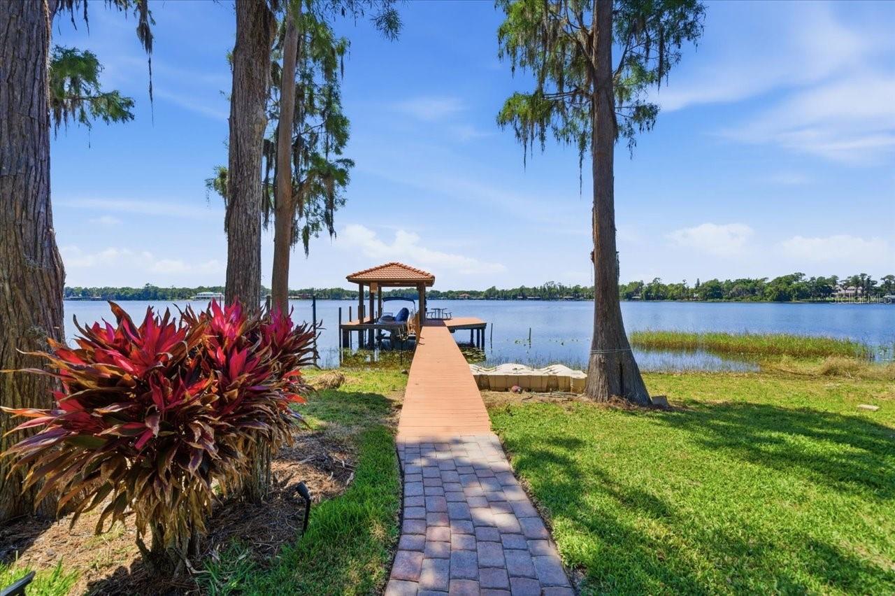 Listing photo id 86 for 18258 Wayne Road