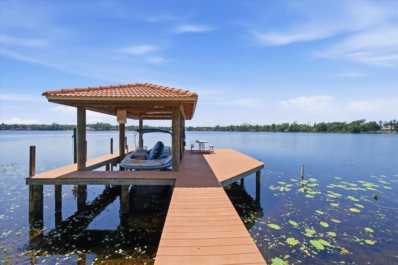 Listing photo id 88 for 18258 Wayne Road