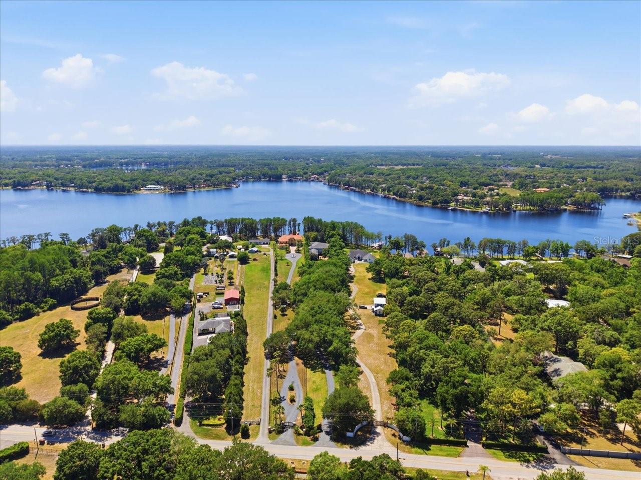 Listing photo id 95 for 18258 Wayne Road