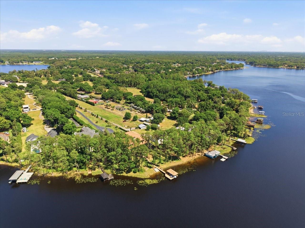 Listing photo id 96 for 18258 Wayne Road