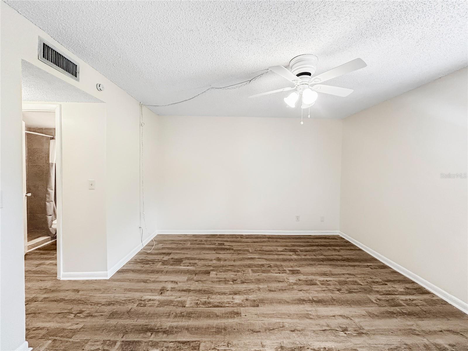 Image 16 of 25 For 6336 Newtown Circle 36b2
