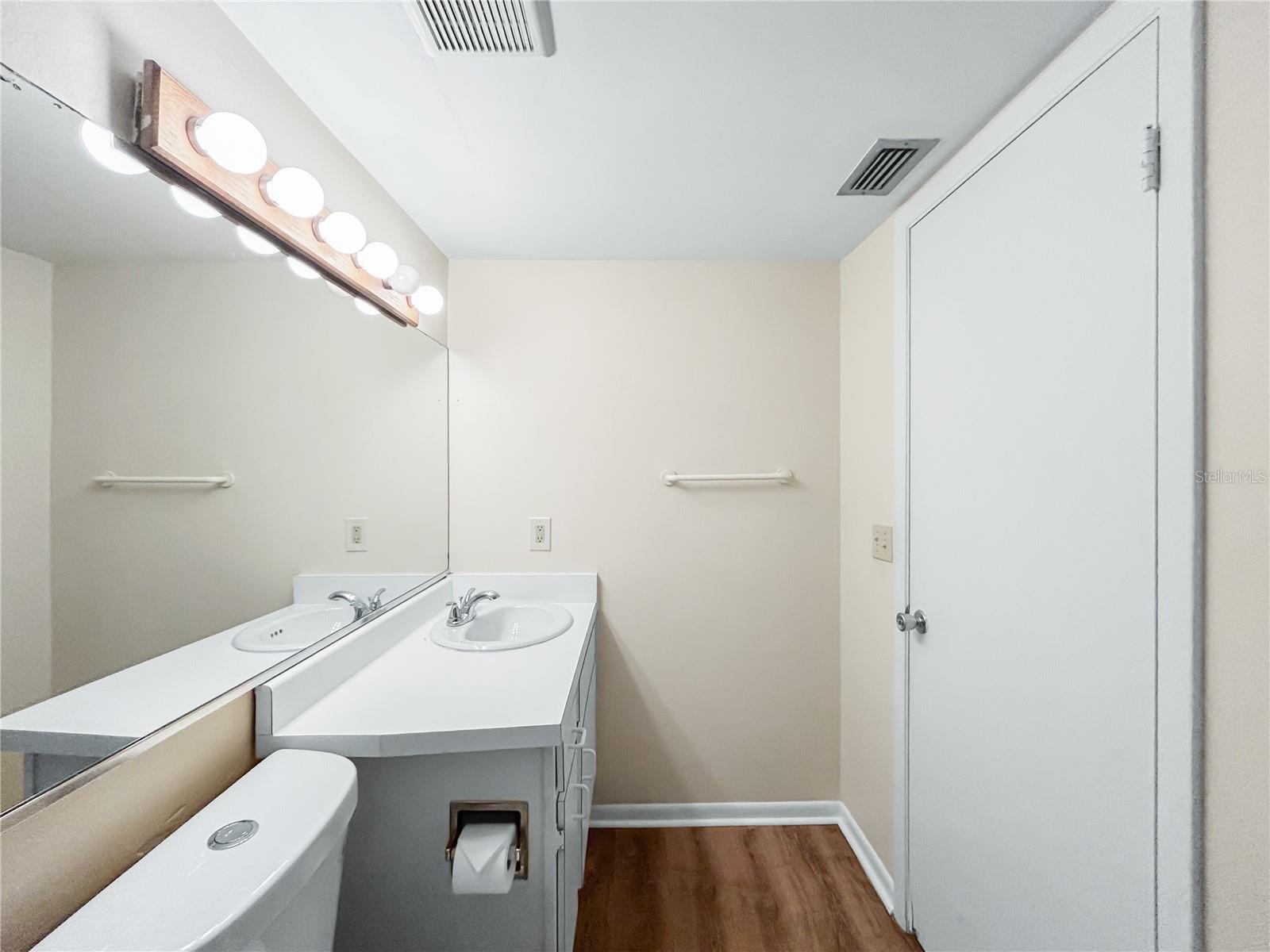 Image 12 of 25 For 6336 Newtown Circle 36b2