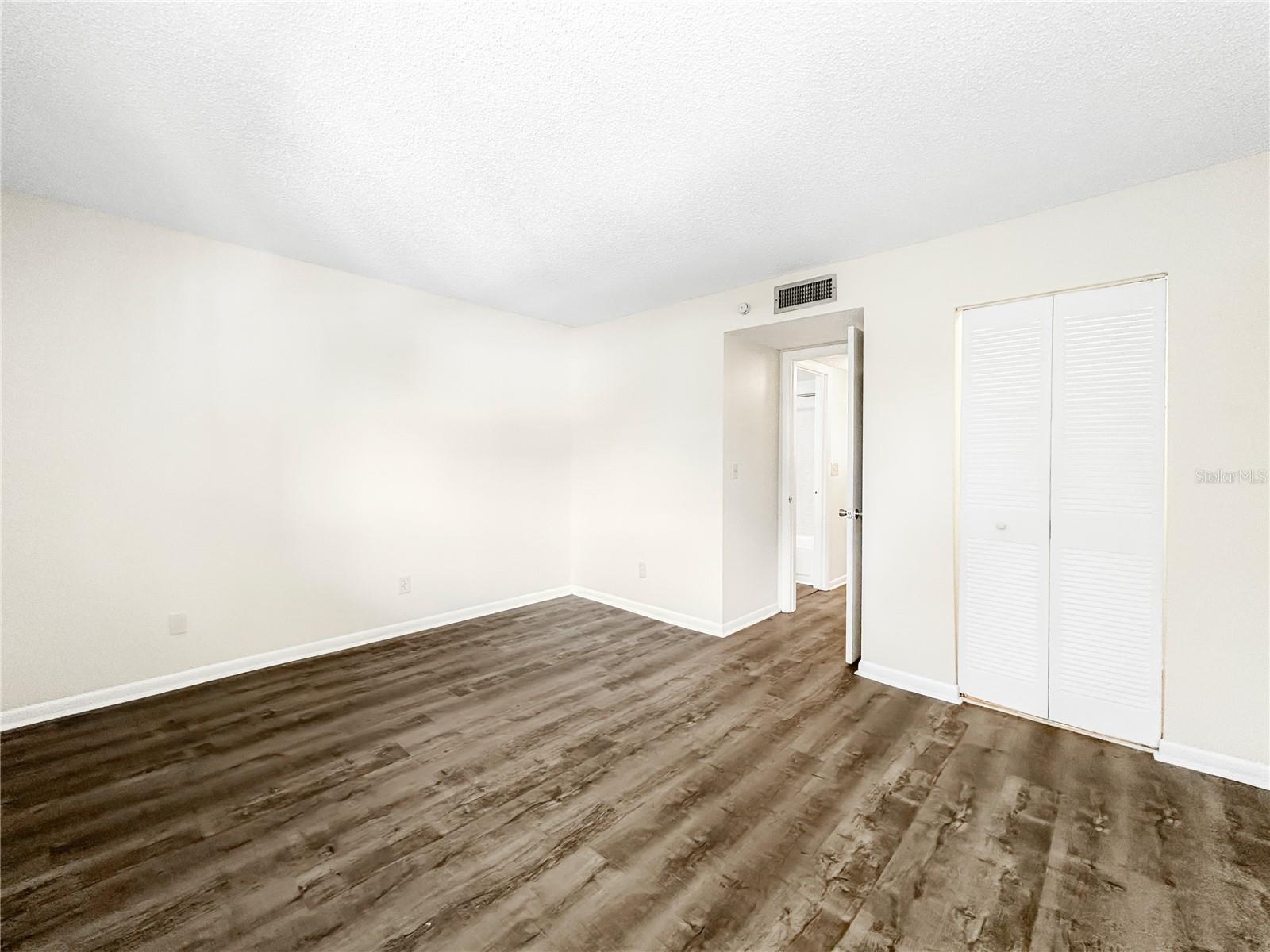 Image 13 of 25 For 6336 Newtown Circle 36b2