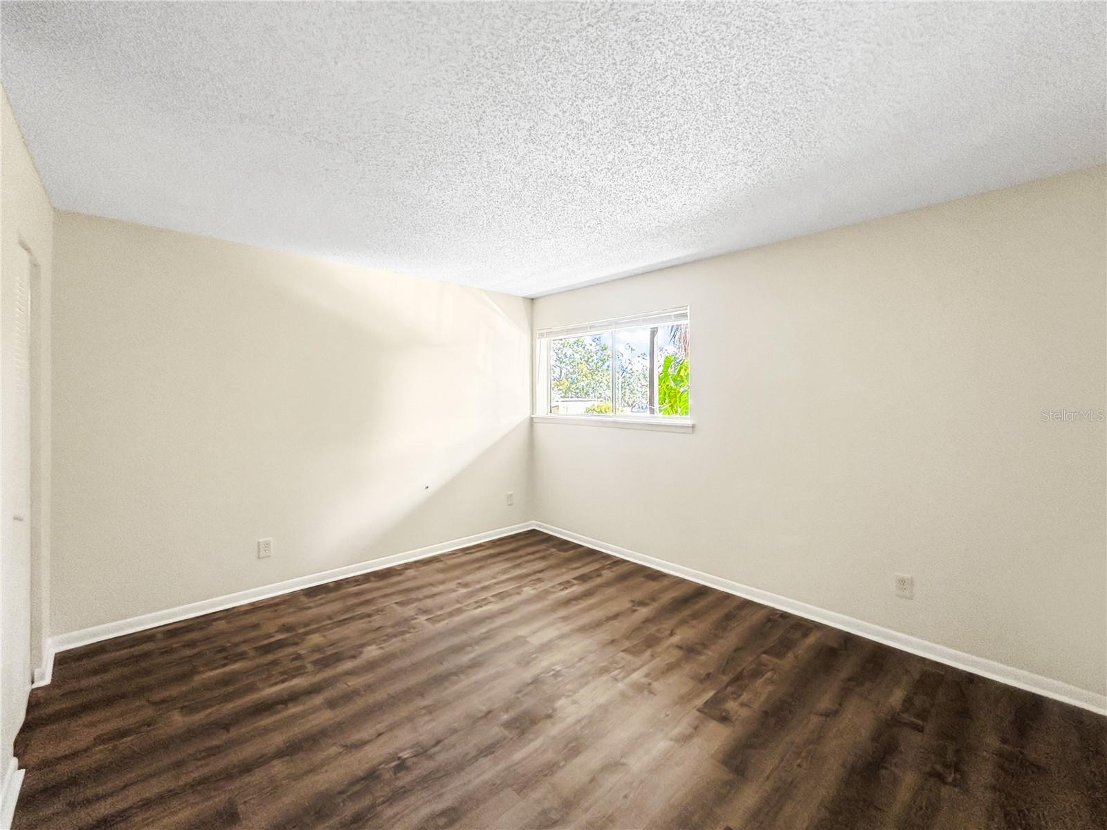 Image 14 of 25 For 6336 Newtown Circle 36b2