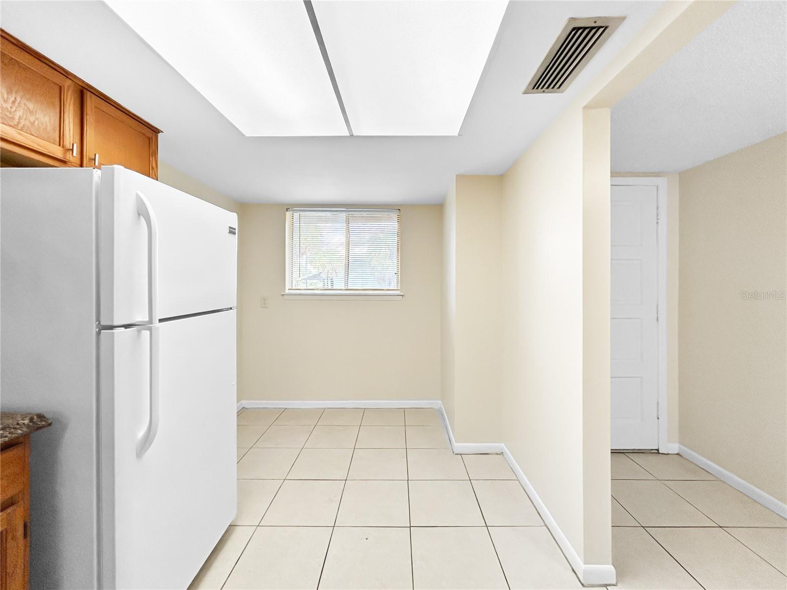 Image 9 of 25 For 6336 Newtown Circle 36b2