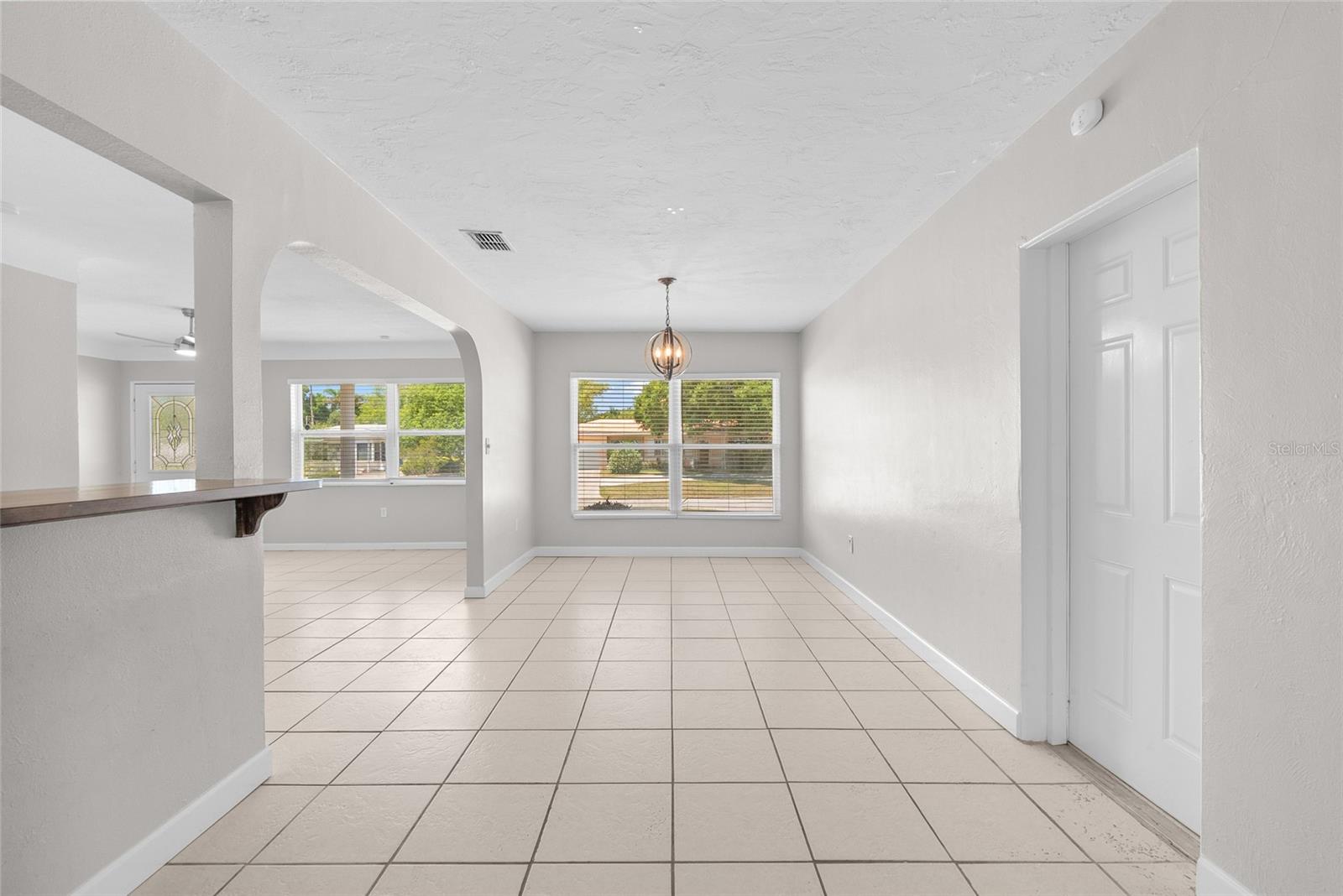 Image 12 of 45 For 4813 Lake Charles Drive N