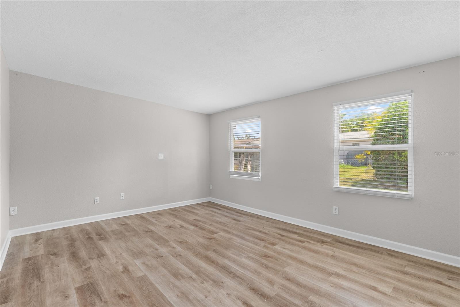 Image 16 of 45 For 4813 Lake Charles Drive N