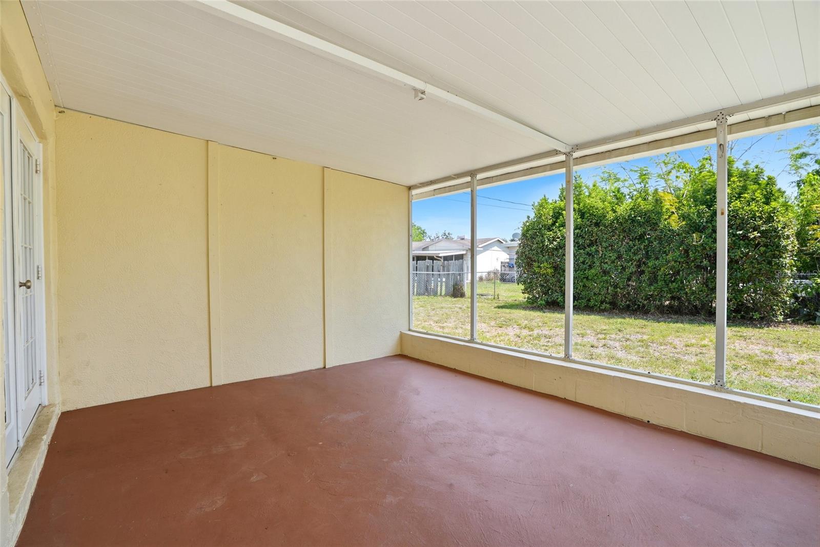 Image 20 of 45 For 4813 Lake Charles Drive N