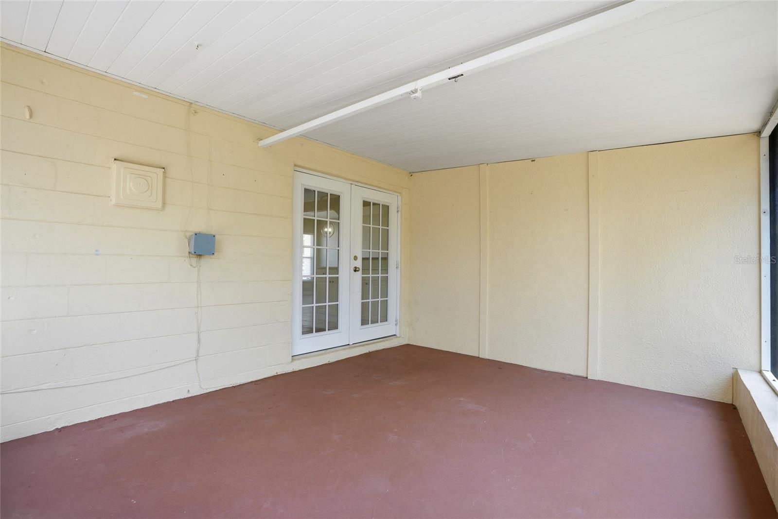 Image 21 of 45 For 4813 Lake Charles Drive N