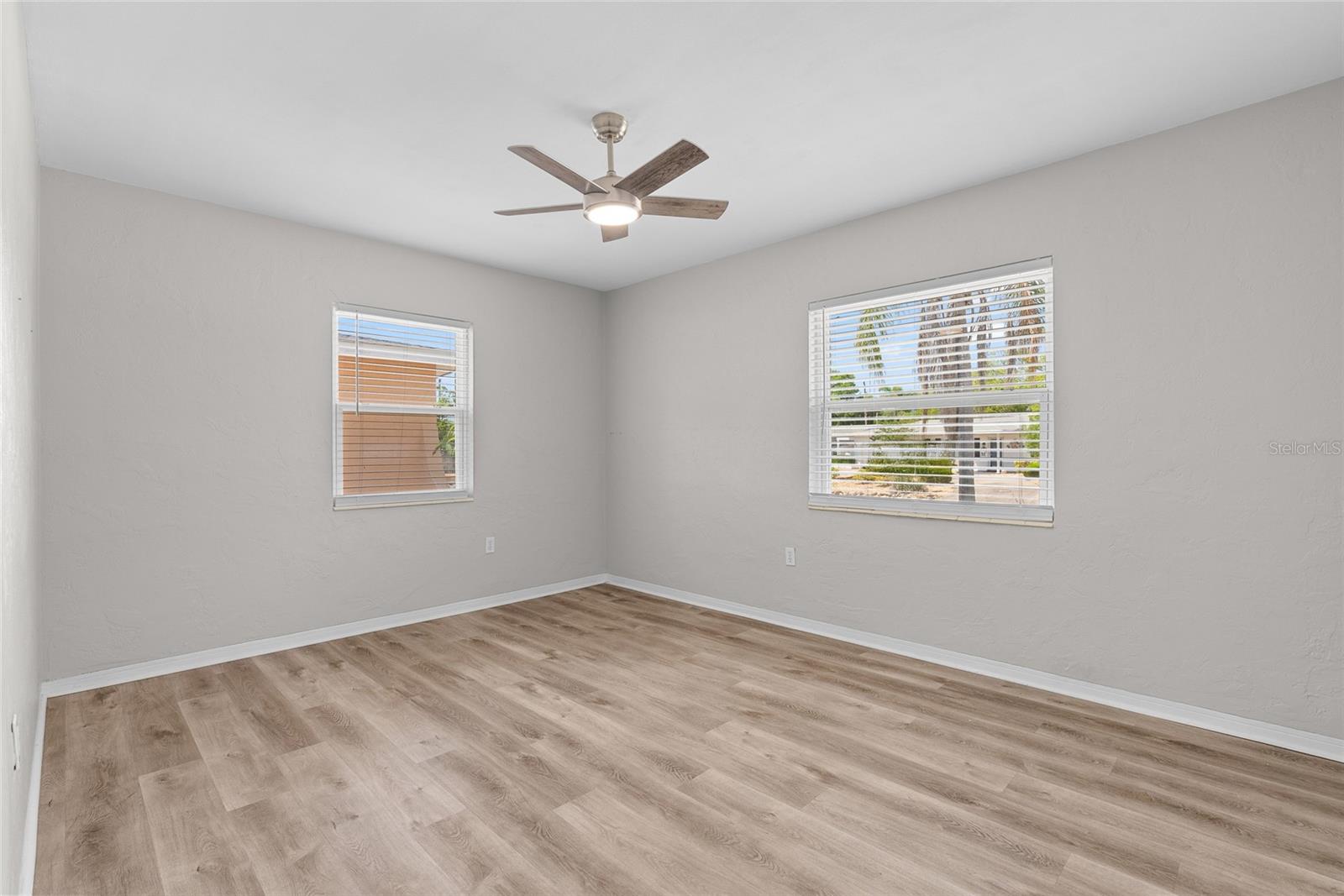 Image 30 of 45 For 4813 Lake Charles Drive N