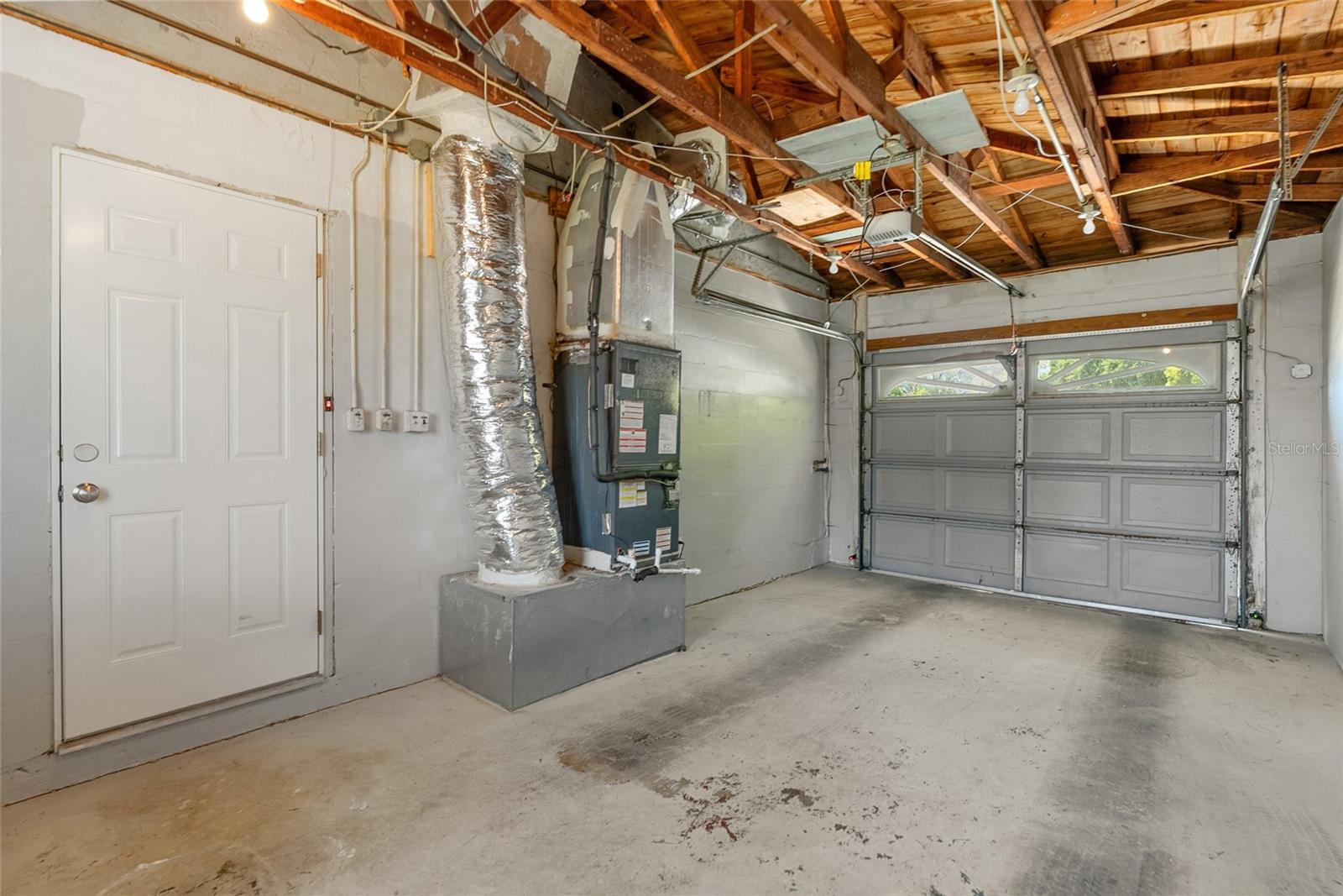 Image 33 of 45 For 4813 Lake Charles Drive N