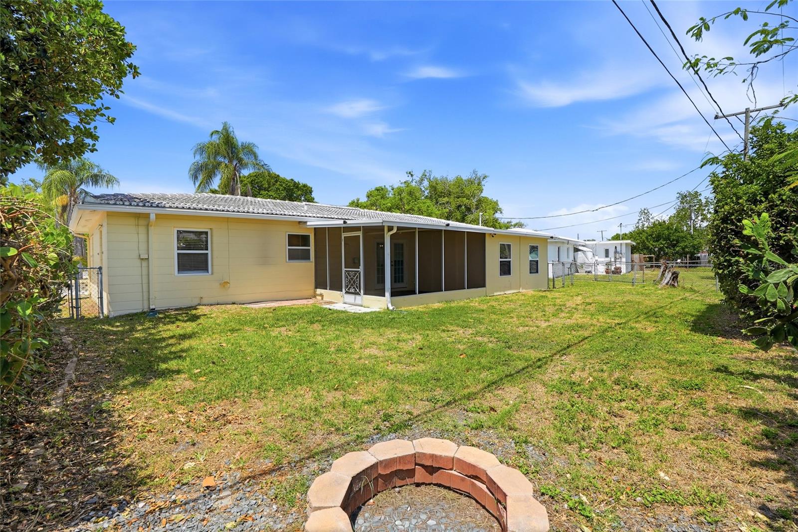 Image 38 of 45 For 4813 Lake Charles Drive N