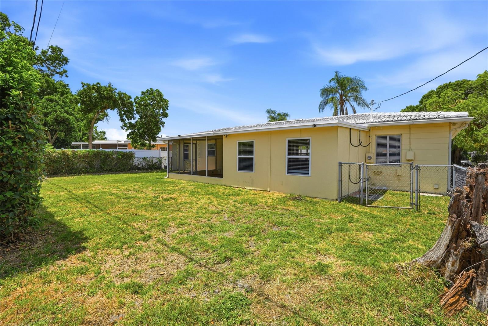 Image 39 of 45 For 4813 Lake Charles Drive N