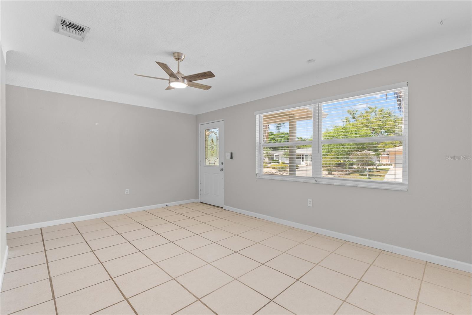 Image 7 of 45 For 4813 Lake Charles Drive N