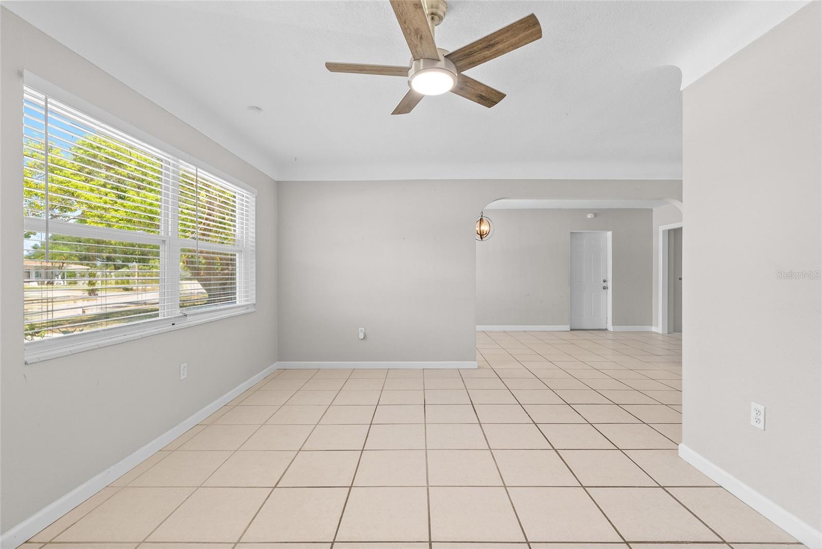 Image 8 of 45 For 4813 Lake Charles Drive N