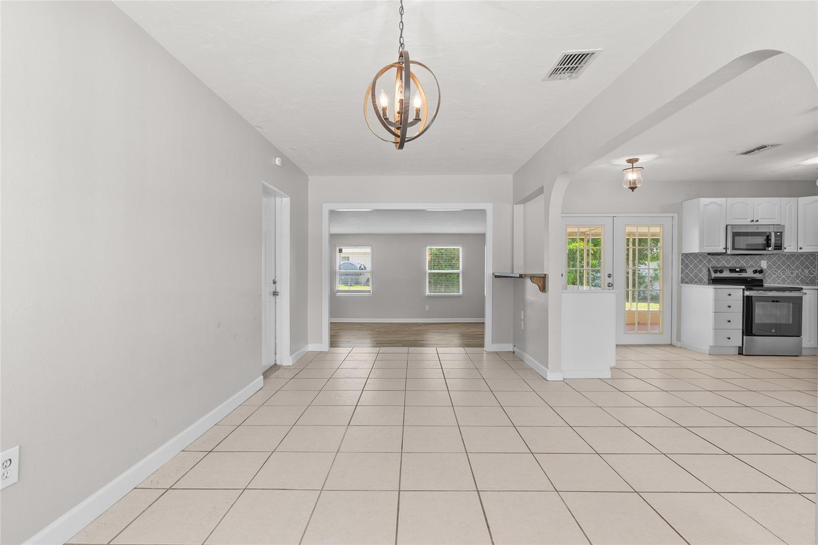Image 9 of 45 For 4813 Lake Charles Drive N