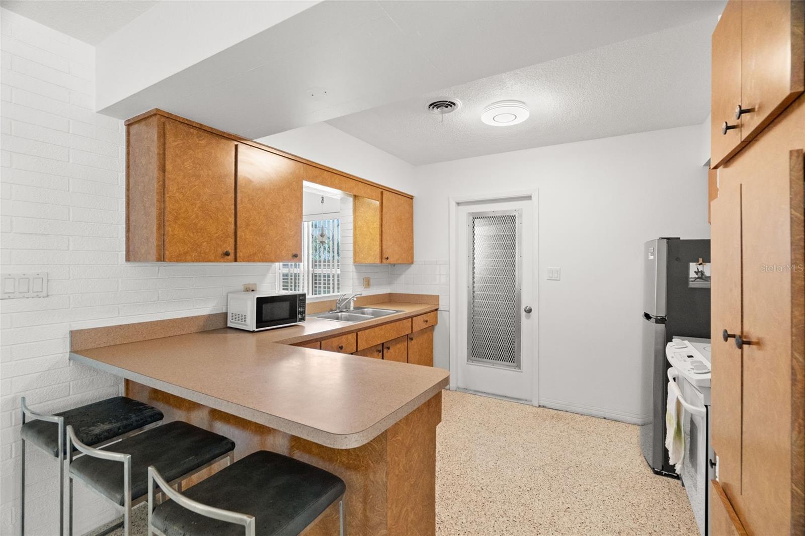 Image 11 of 38 For 2671 Bay Isle Drive Se