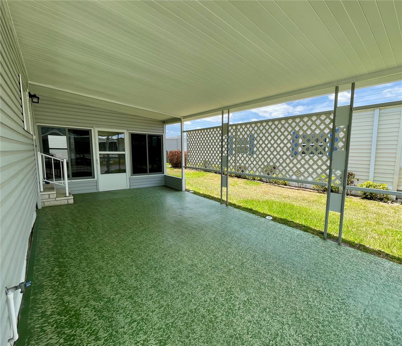Image 4 of 30 For 172 Hickory Gate Drive