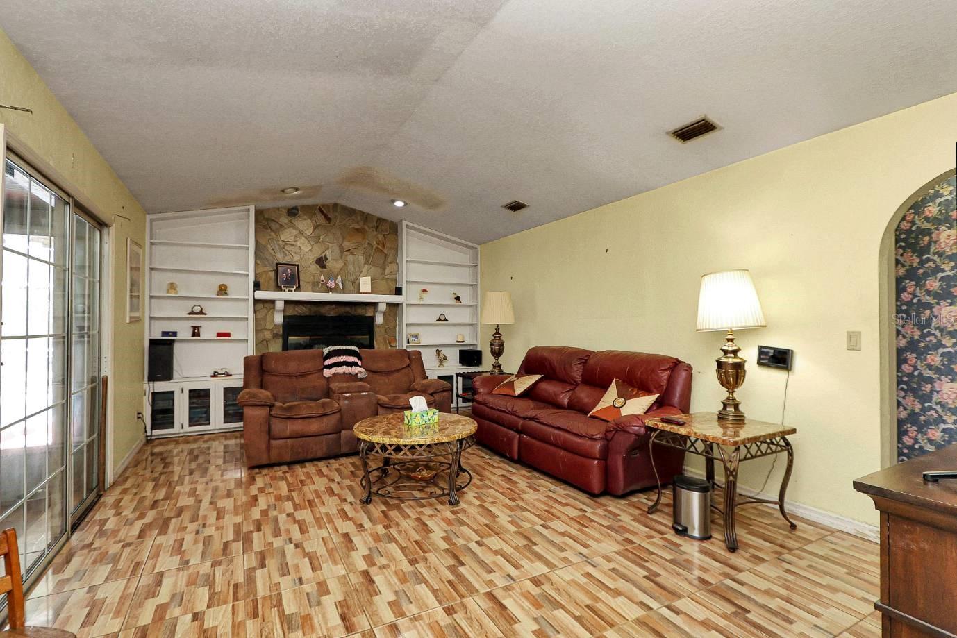 Image 11 of 25 For 10188 74th Court