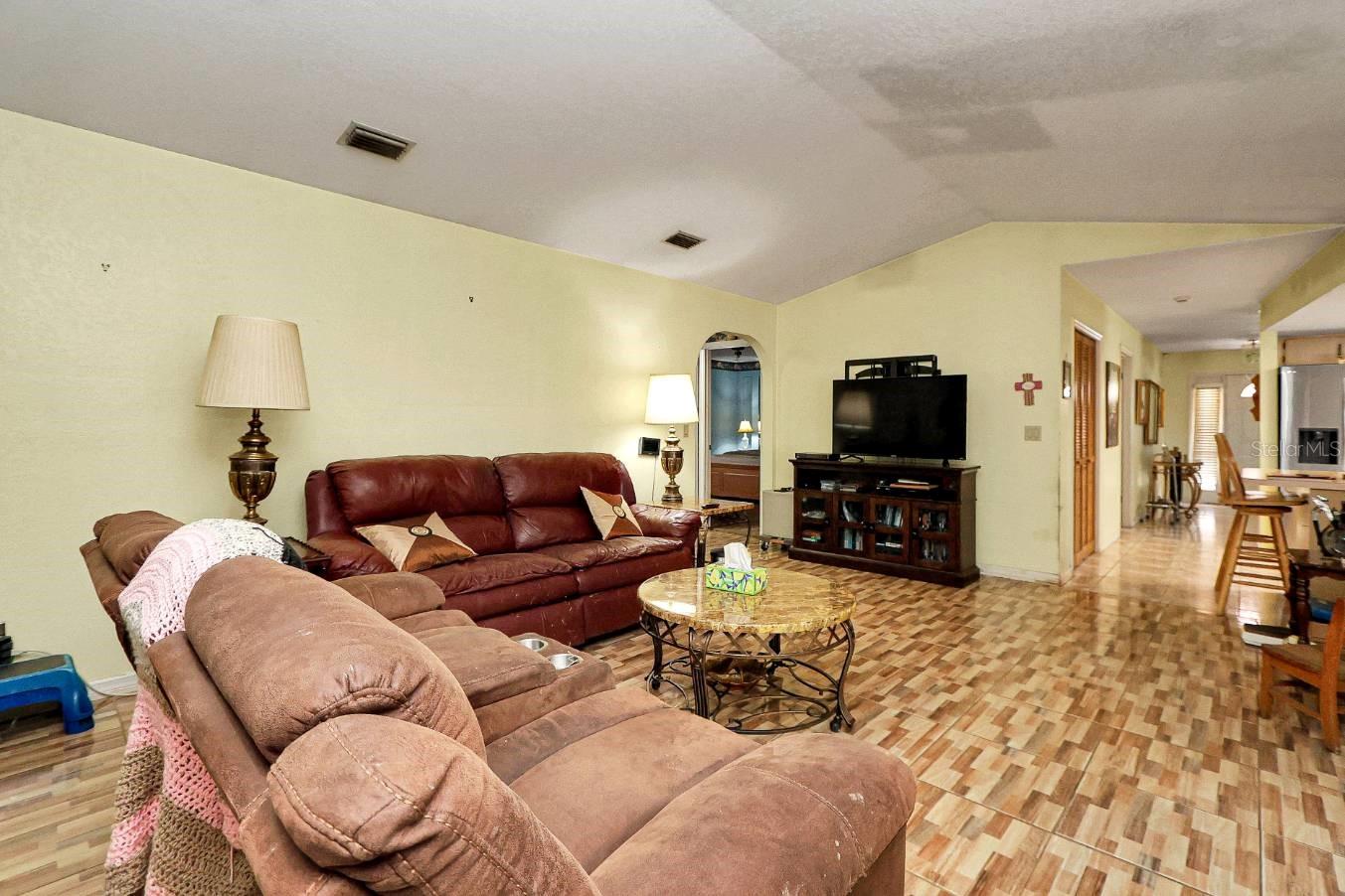 Image 12 of 25 For 10188 74th Court