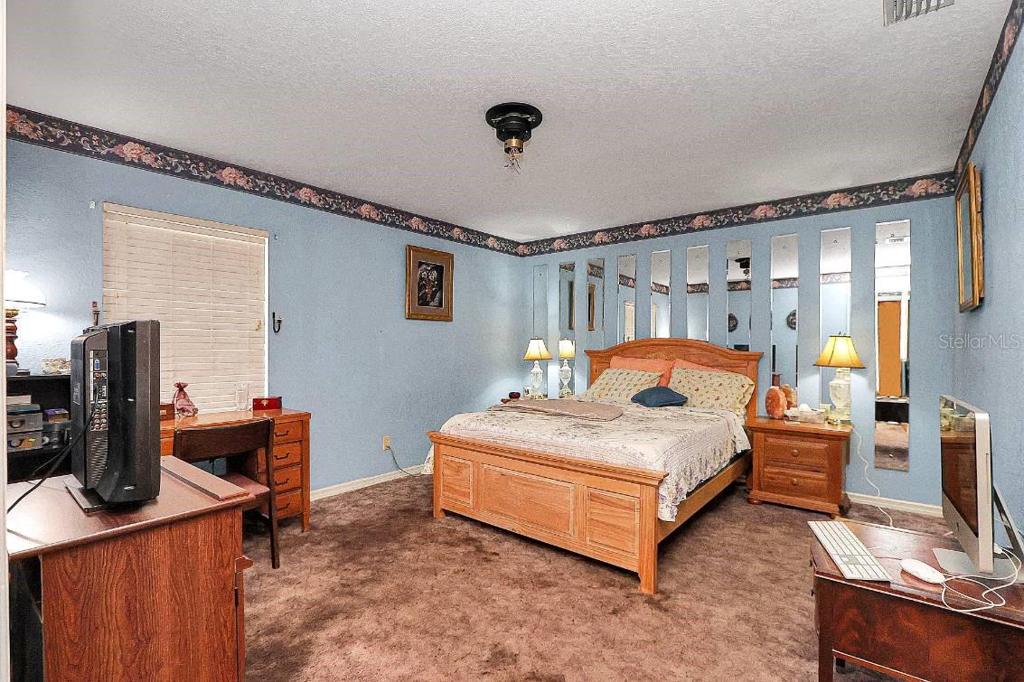 Image 14 of 25 For 10188 74th Court