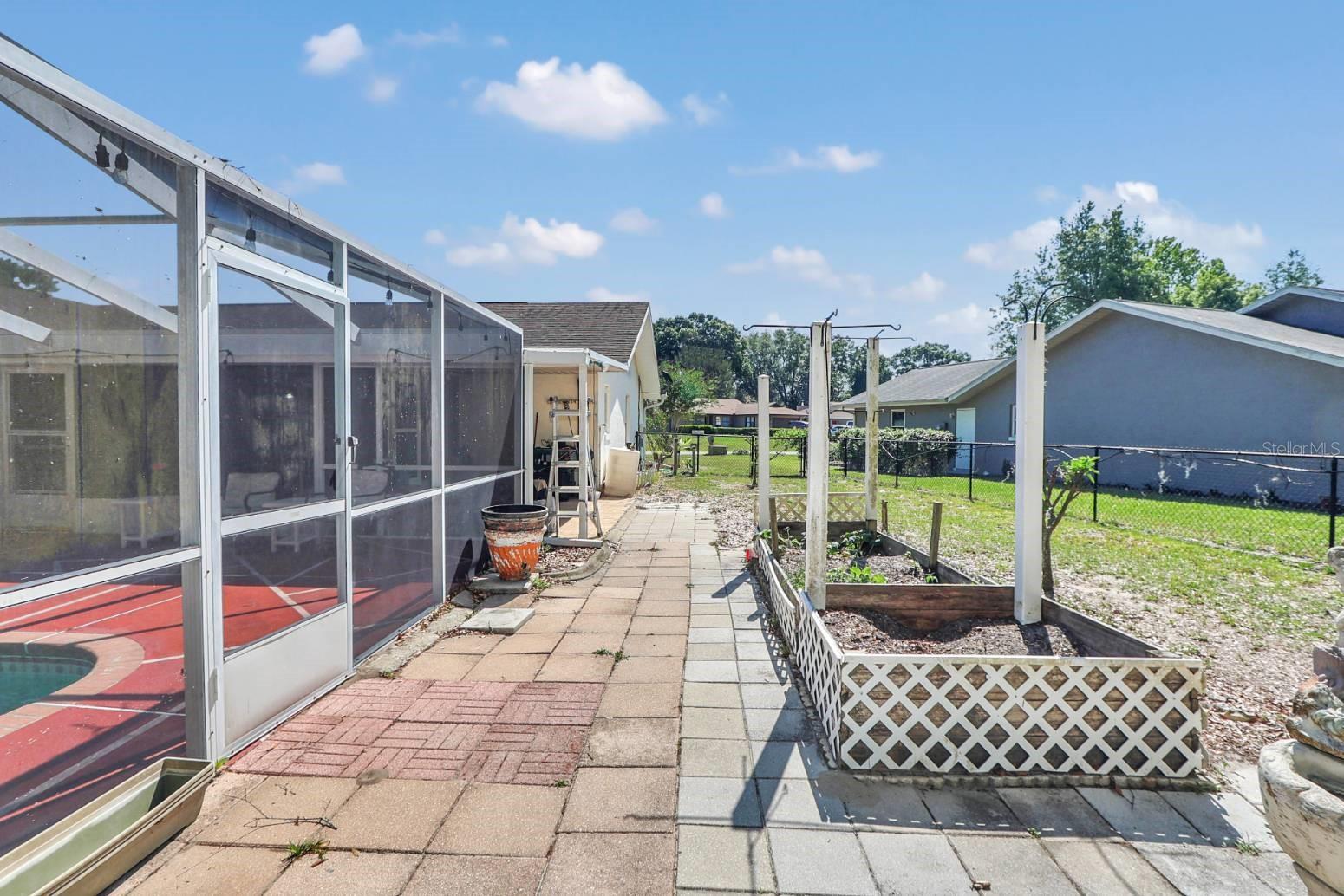 Image 21 of 25 For 10188 74th Court