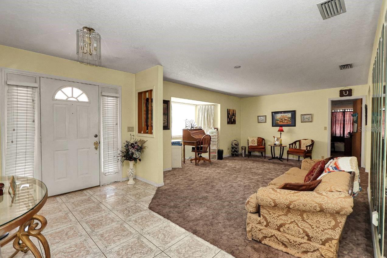 Image 5 of 25 For 10188 74th Court