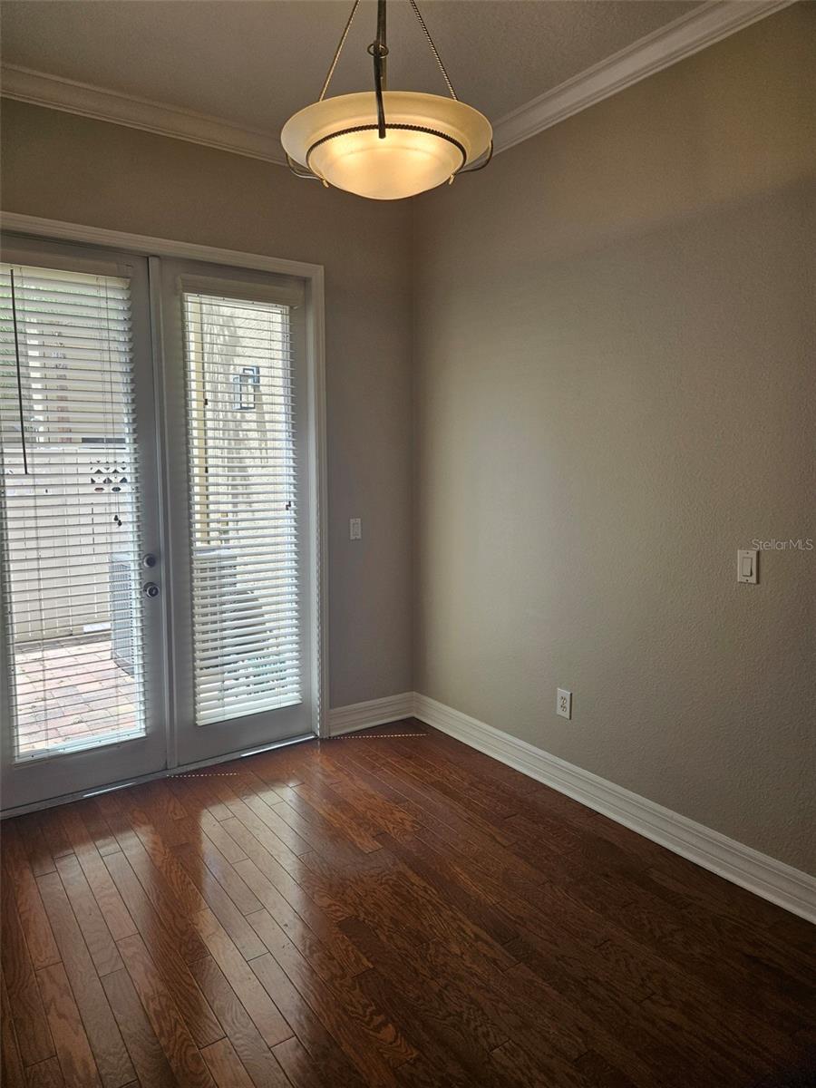 Image 10 of 31 For 1005 Edison Park Court