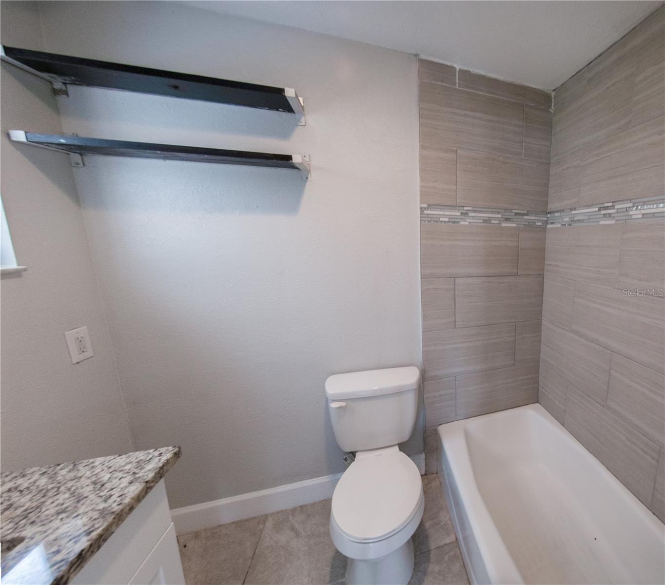 Image 19 of 37 For 4710 Price Avenue