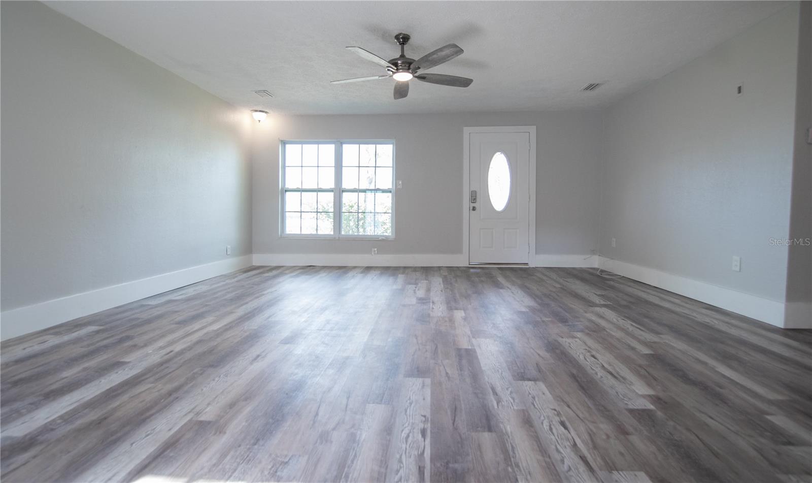 Image 6 of 37 For 4710 Price Avenue