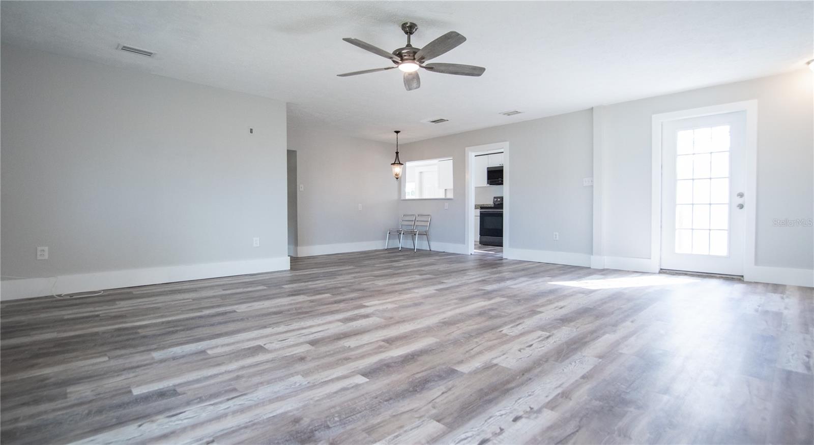 Image 8 of 37 For 4710 Price Avenue