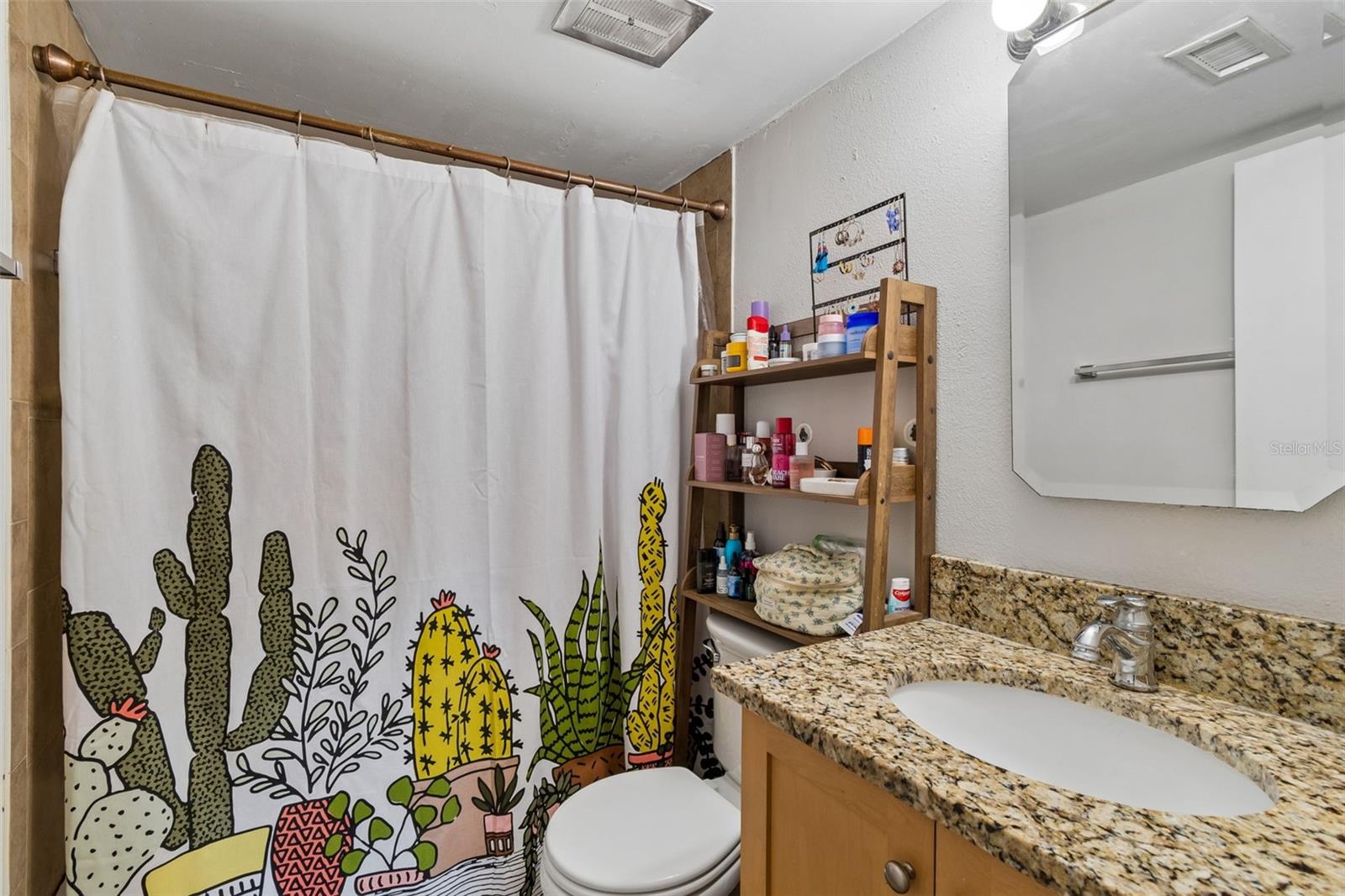 Image 16 of 33 For 3325 Bayshore Boulevard D14