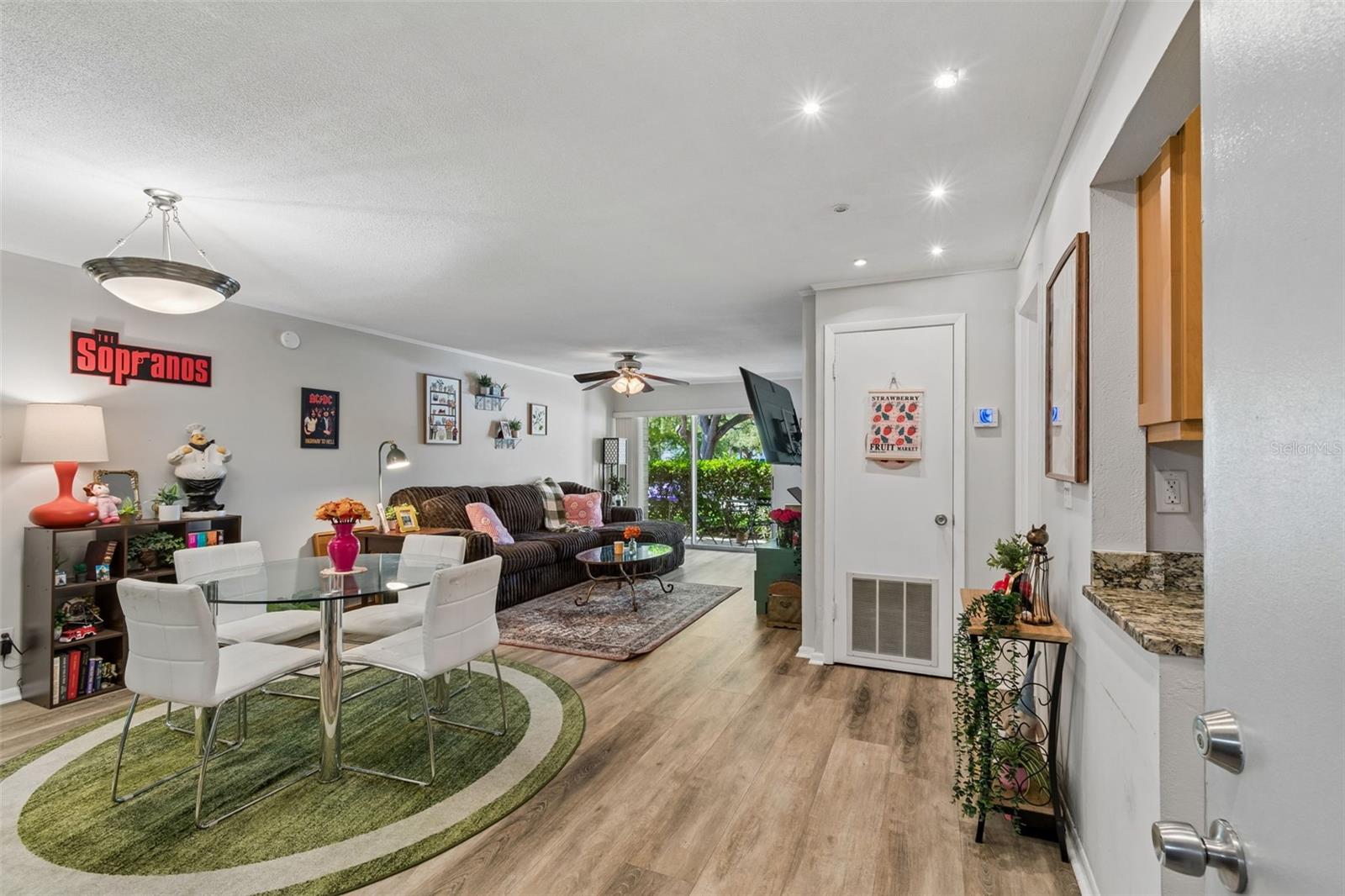 Image 2 of 33 For 3325 Bayshore Boulevard D14