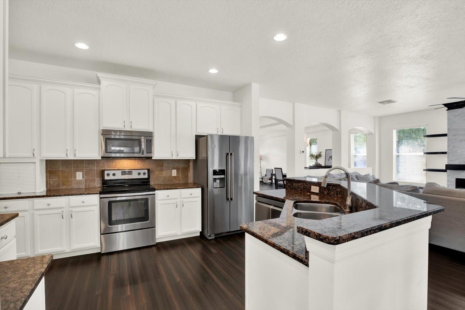 Image 14 of 67 For 4023 Huntingdale Court