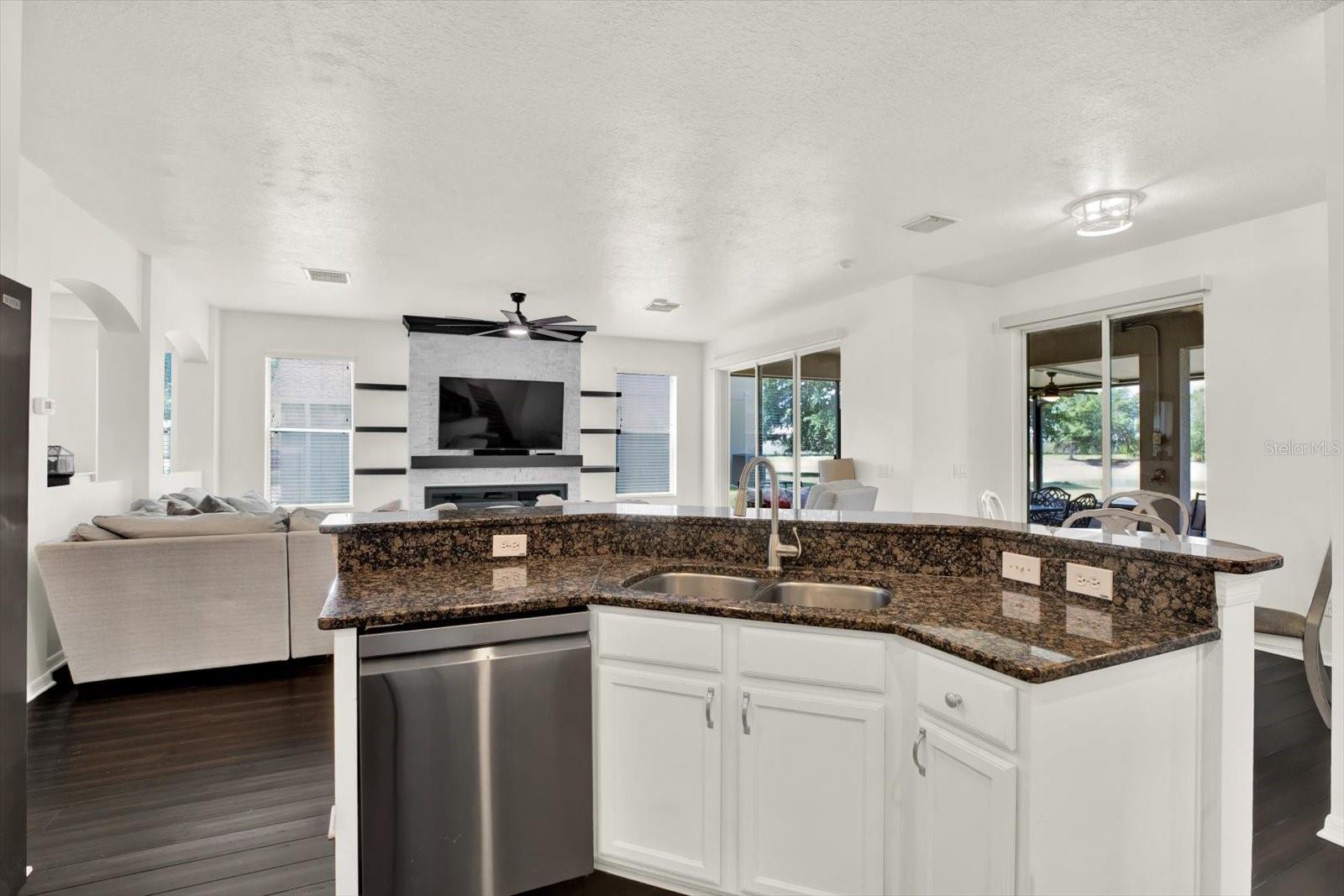 Image 16 of 67 For 4023 Huntingdale Court