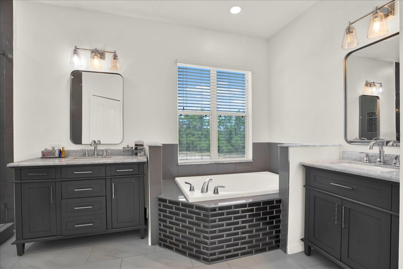 Image 37 of 67 For 4023 Huntingdale Court