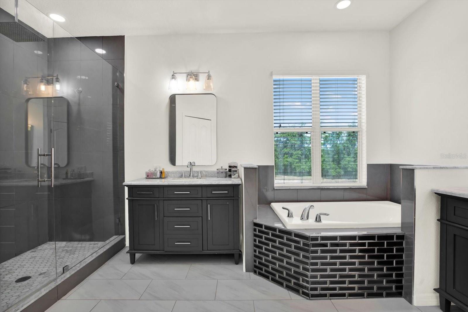 Image 38 of 67 For 4023 Huntingdale Court
