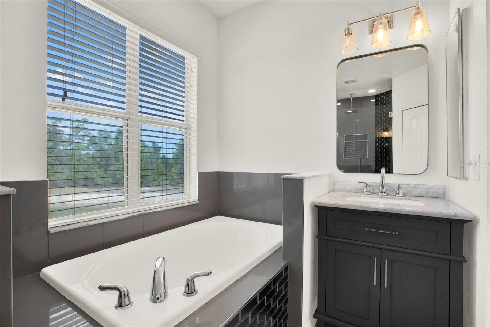 Image 39 of 67 For 4023 Huntingdale Court