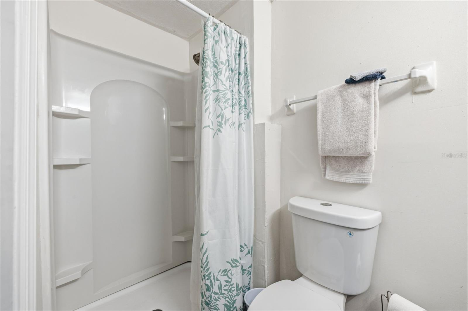 Image 19 of 28 For 6410 Westport Drive