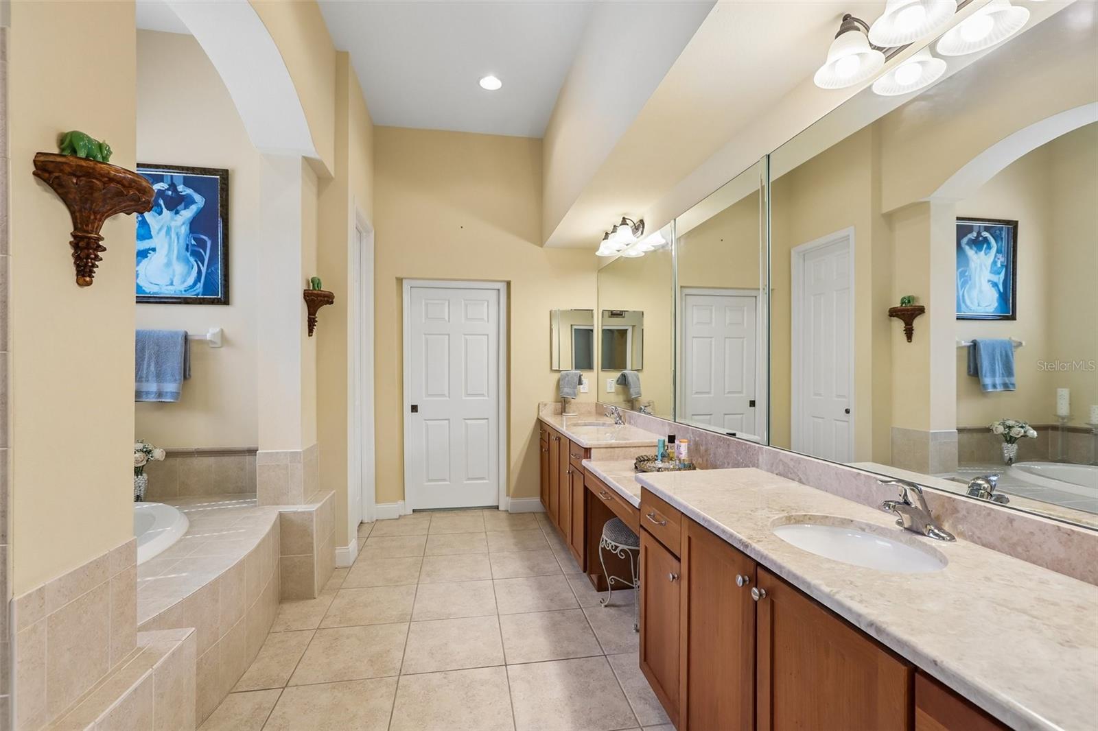Image 18 of 40 For 20639 Longleaf Pine Avenue
