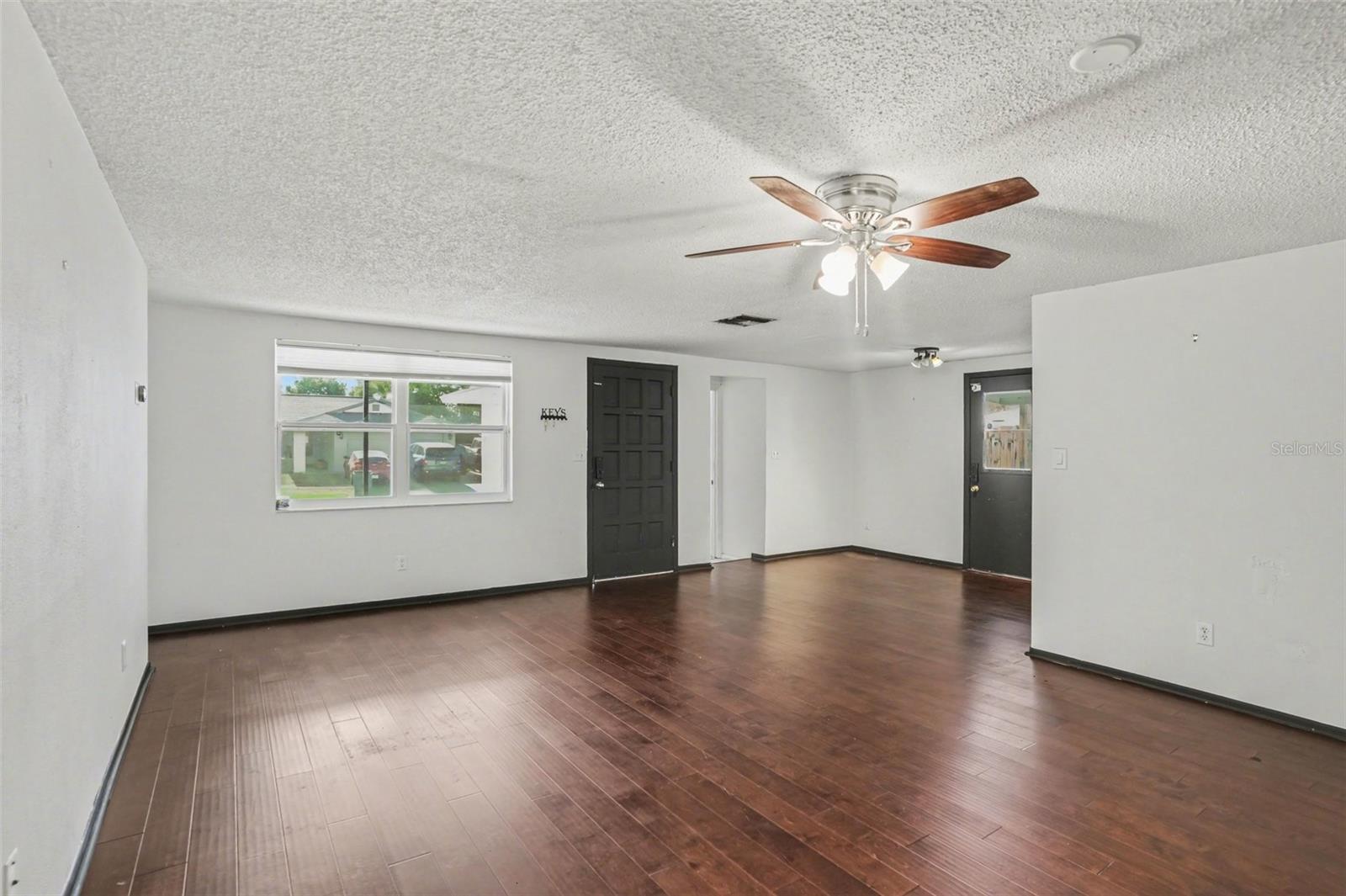 Image 7 of 32 For 2217 Harrison Drive