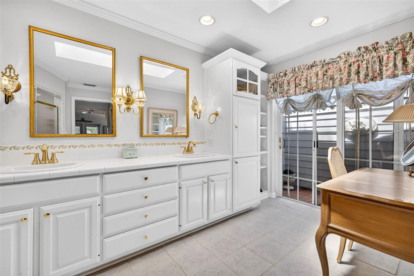 Image 45 of 78 For 11671 Harborside Circle