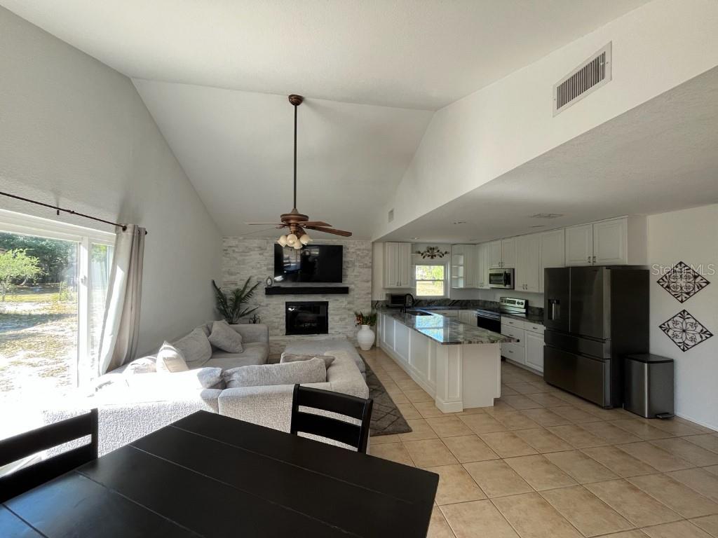 Image 16 of 22 For 11515 Grovewood Boulevard