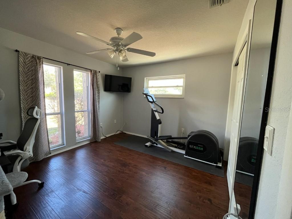 Image 19 of 22 For 11515 Grovewood Boulevard