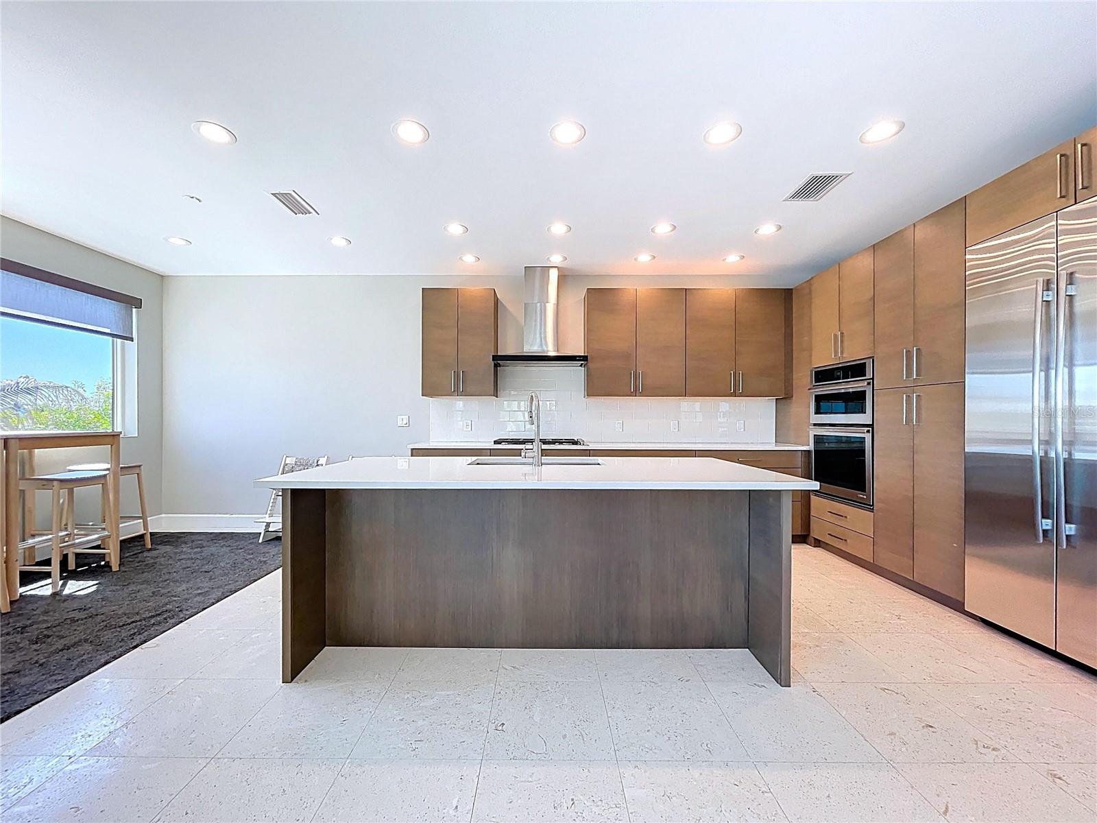 Image 15 of 70 For 306 Bay Plz  